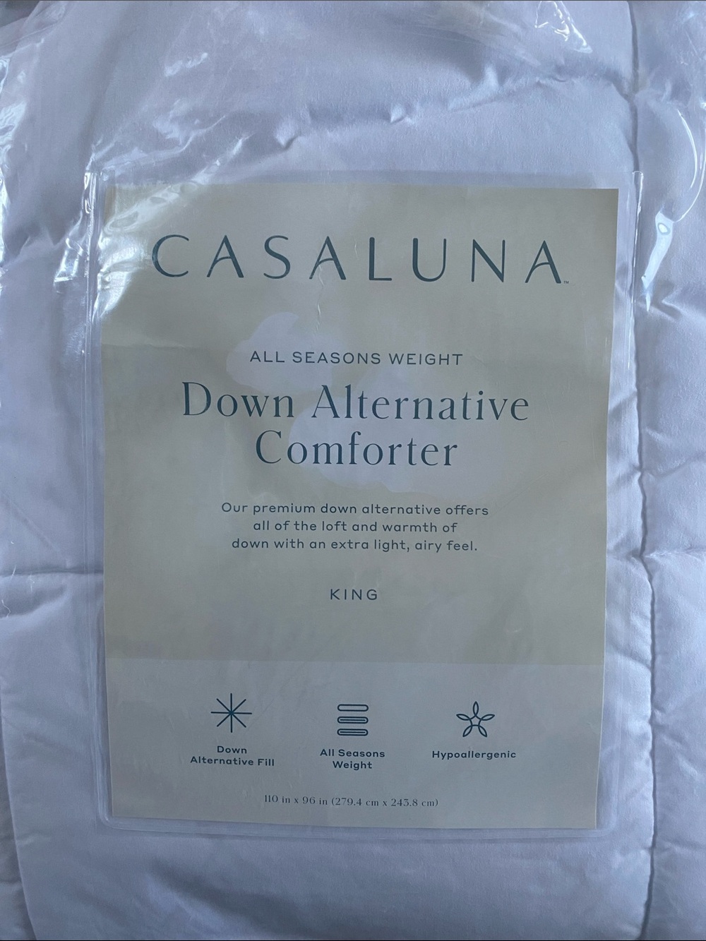 NWT Casaluna White Down Alternative Comforter - King.